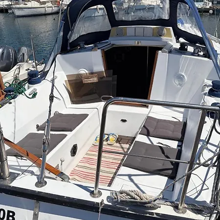 Botel Viana Sealife *